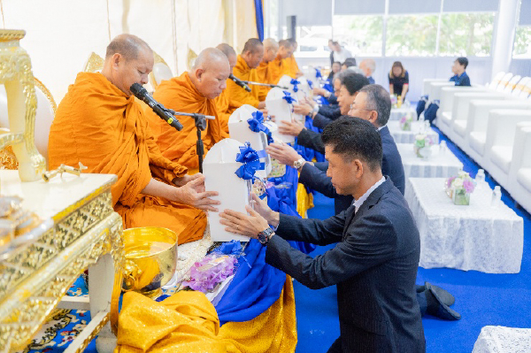 タイの塩素化塩化ビニル樹脂工場の10周年記念行事_仏教式典の様子