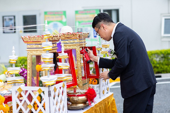 タイの第2工場の竣工式_バラモン式典の様子