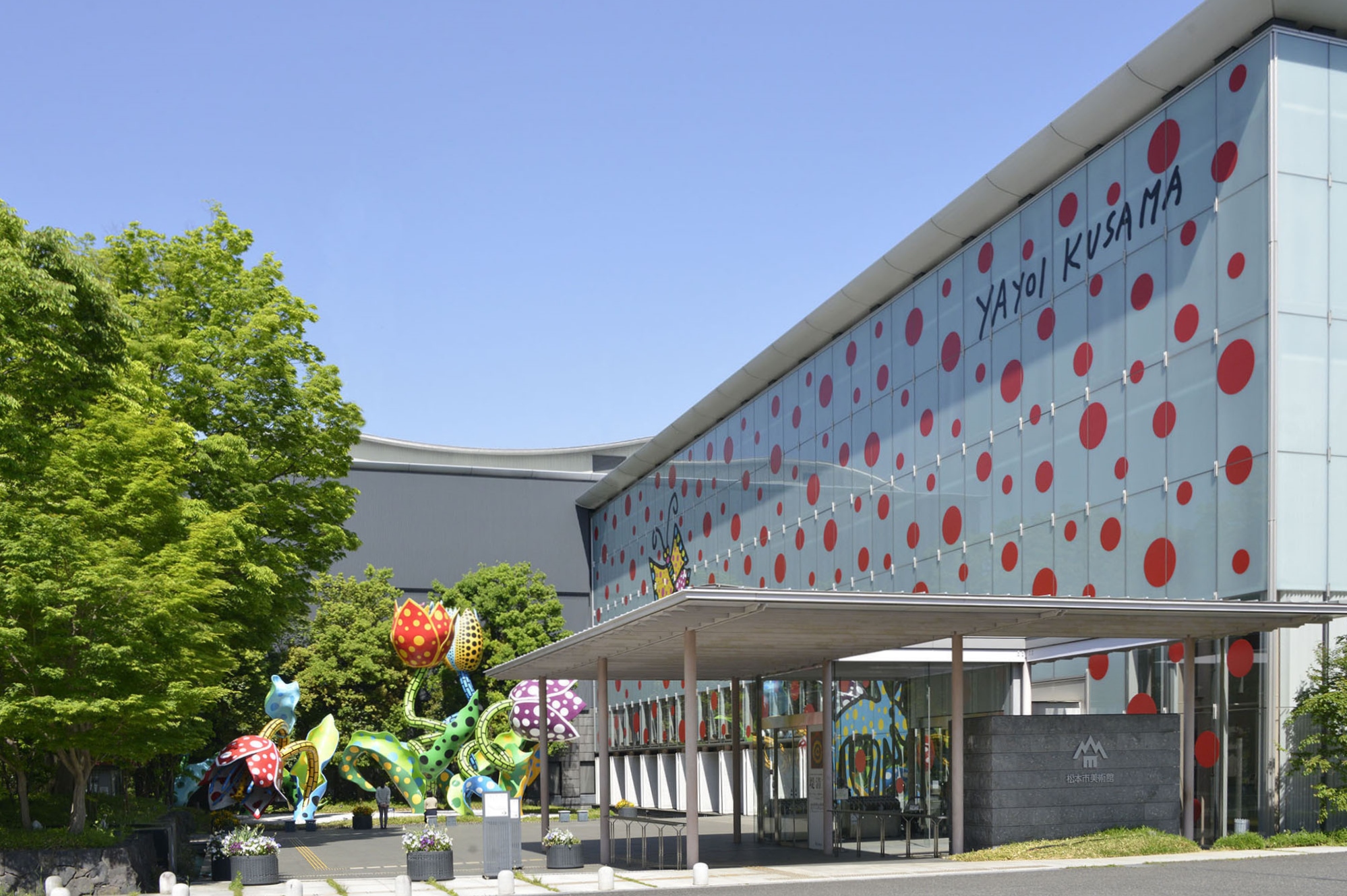 松本市美術館の改修工事における排水配管と空調配管の更新に、積水の樹脂管材が採用！