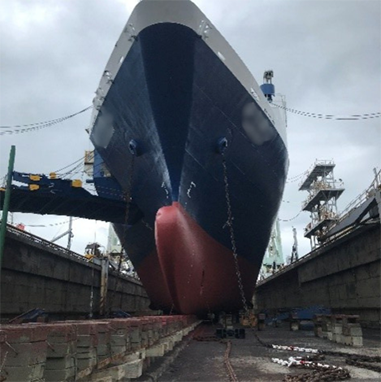 資源保護と価格高騰により年々入手困難となるアピトン材 天然木材に替わる新素材が造船所の盤木に革命を起こす!