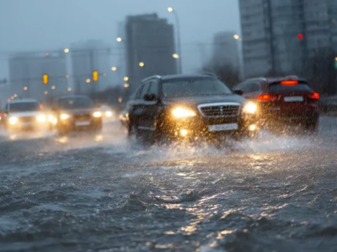 降雨激甚化による本社ビルの浸水対策 担当者不在でも迅速・確実な対応を24時間可能にした方法とは?